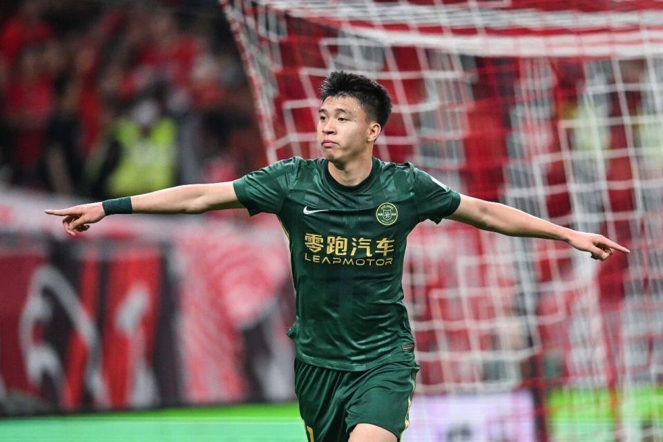 王钰栋180万领跑!李昊身价翻倍,一年暴涨60万,蒋圣龙暴跌